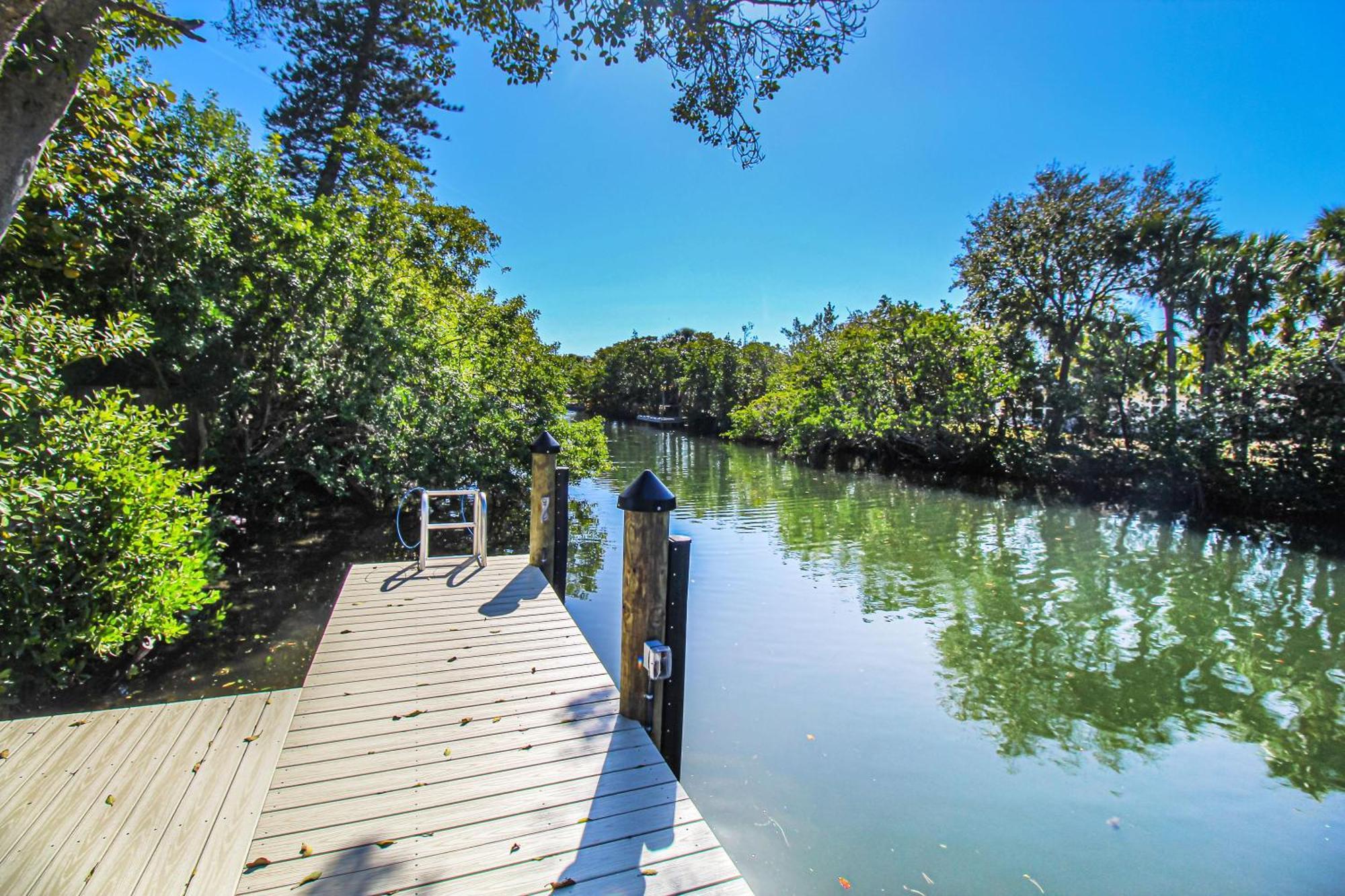 Dockside Paradise Villa Anna Maria Bagian luar foto